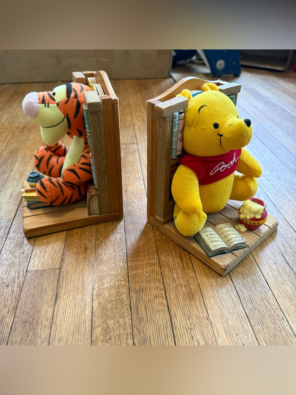 Disney Vintage Winnie the Pooh Bookend Buddies - Tigger & Pooh